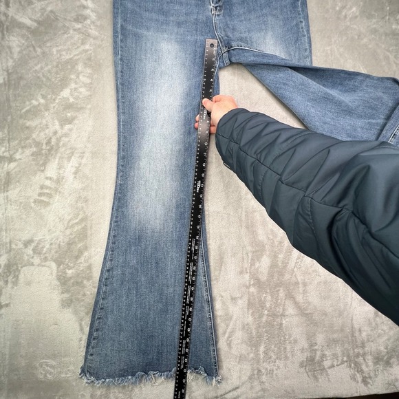Vervet Jeans Women 32 Blue High Rise Flared Frayed Hem Medium Wash Stretch Denim - Picture 7 of 15
